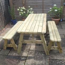 Oakham Rounded Picnic Table & Bench Set - Light Green