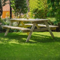 Oakham Picnic Bench